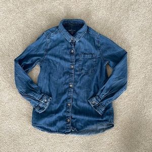 GAP denim button down shirt. EUC.
